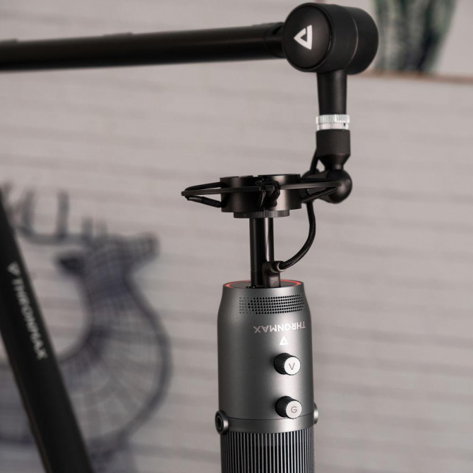 Thronmax P2