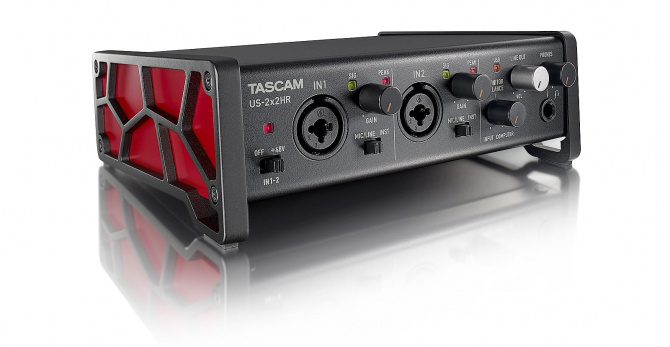 Tascam US-2x2HR USB аудио / MIDI интерфейс высокого разрешения (2 входа, 2 выхода) 24bit/192kHz